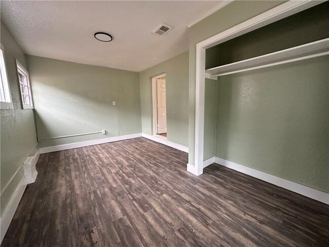 Photo - 2124 E 78th St