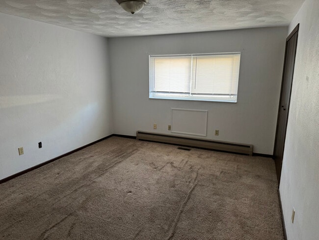Building Photo - 121 E Erie Ave Rental