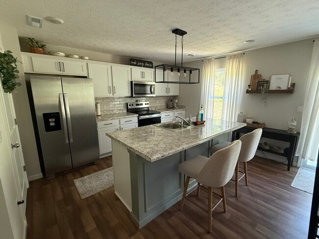 Photo - 157 Ashburn Way