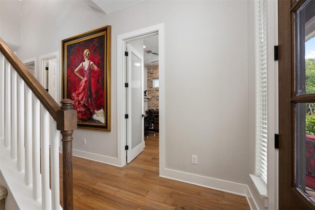 Photo - 408 W 16th St