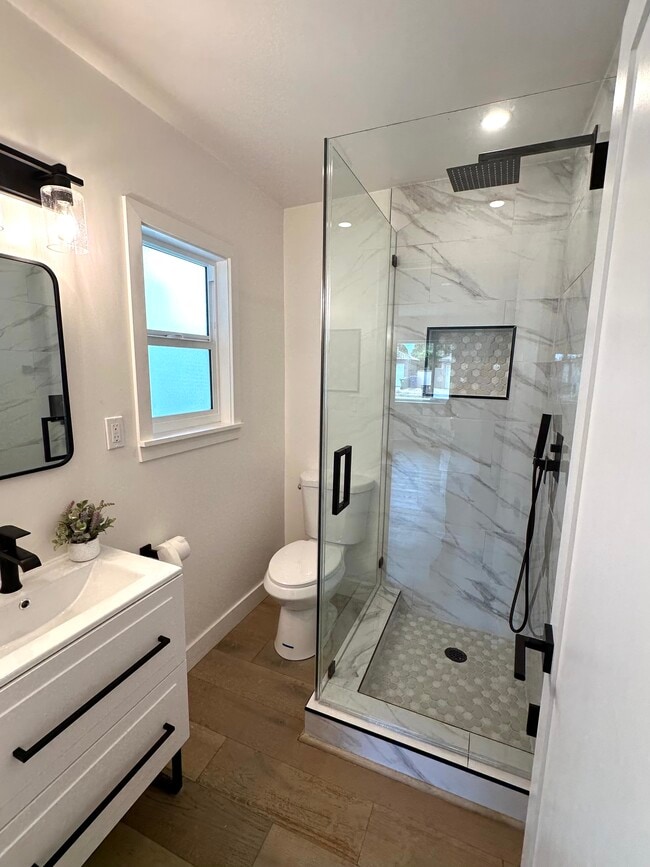 Photo - 16913 Covello St