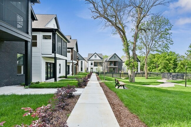 Building Photo - 321 Sophia Rain Dr