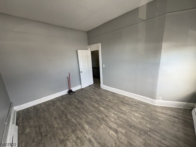 Photo - 197 North Ave