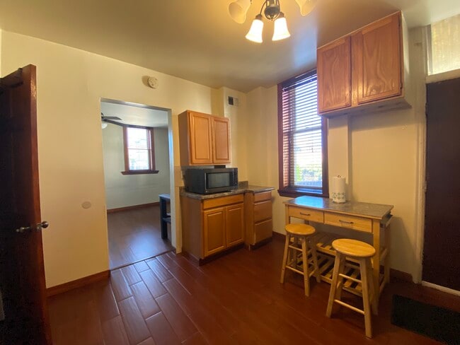 Photo - 1340 W 19th St Unit 1 rear