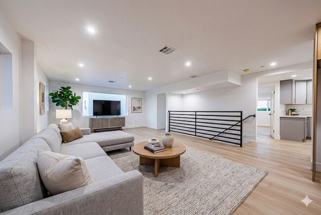 Photo - 1658 S. Hayworth Unit 1658 Hayworth Ave.