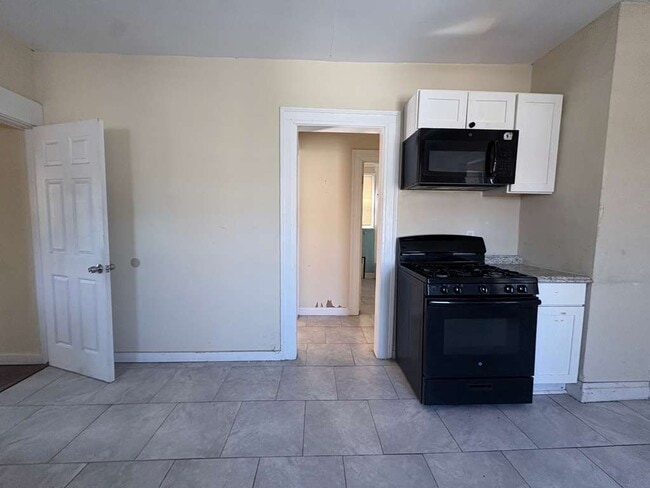 Photo - 62 Fairfield St Unit 3