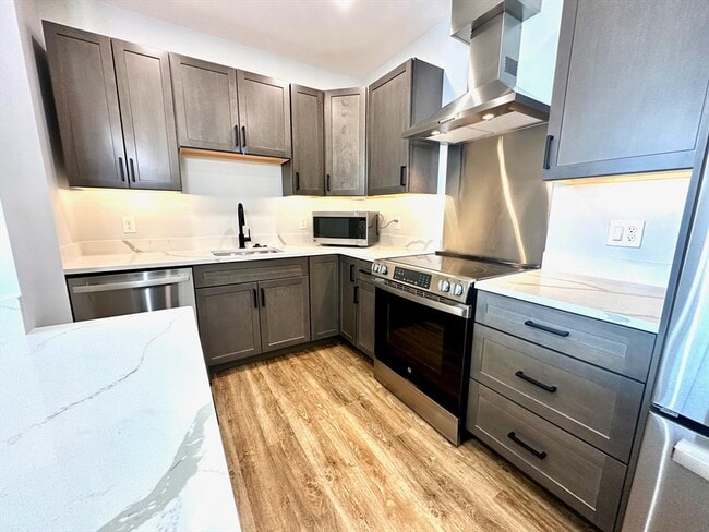 Building Photo - 21 Summer St Unit 303 Rental