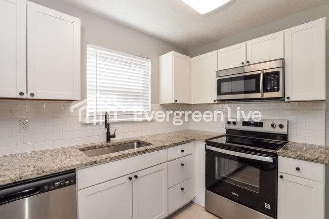 Photo - 1810 Redding Pl