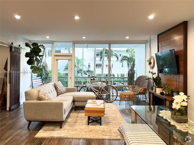 Building Photo - 1408 Brickell Bay Dr Unit 212 Rental