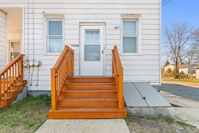 Building Photo - 1945 Cooper St Unit 1945 Cooper St
