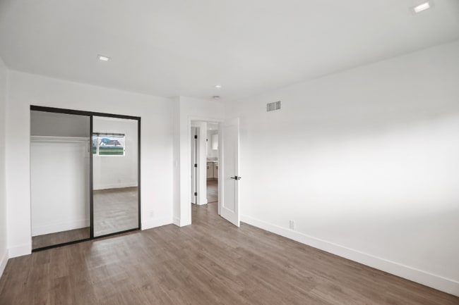 Photo - 701 N Hill Pl Unit 1