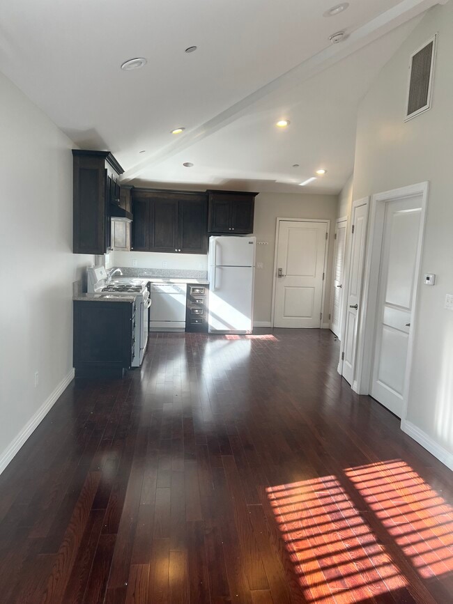 Dining/Kitchen