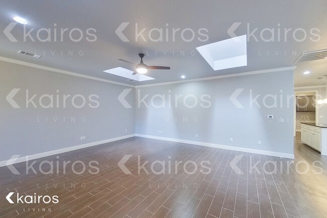 Photo - 7308 Mosley St