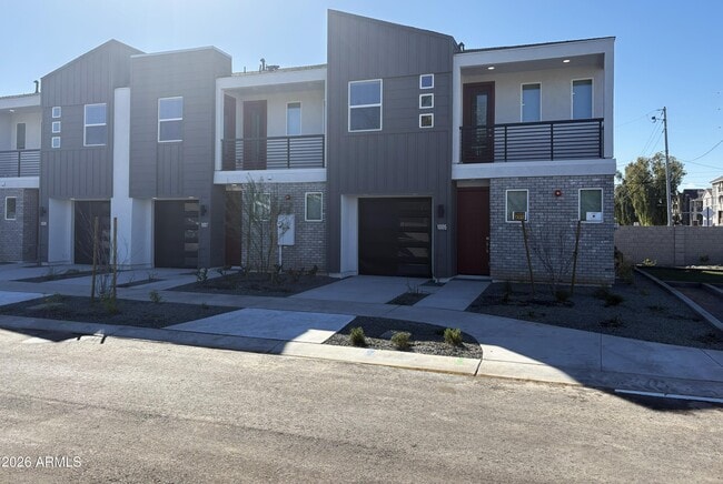 Photo - 1021 E Pasadena Ave