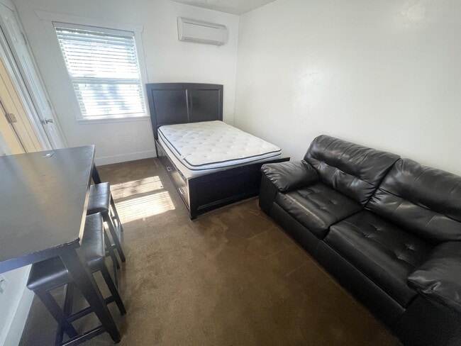 Photo - 1105 S State St