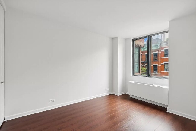 Building Photo - 350 W 50th St Rental