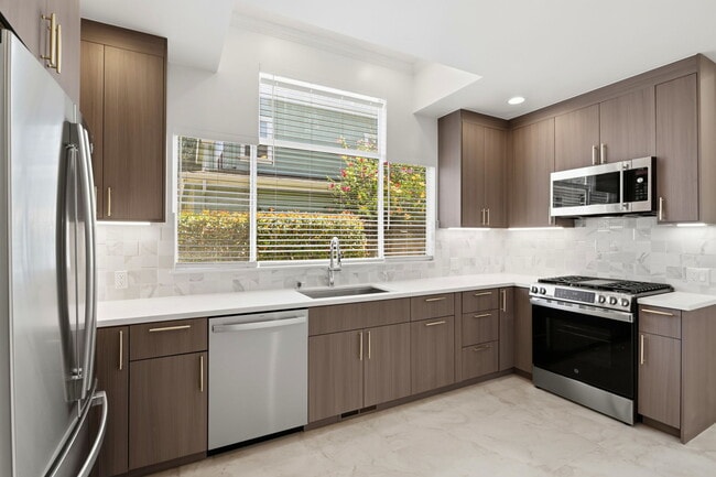 Building Photo - 1104 Lautrec Ter