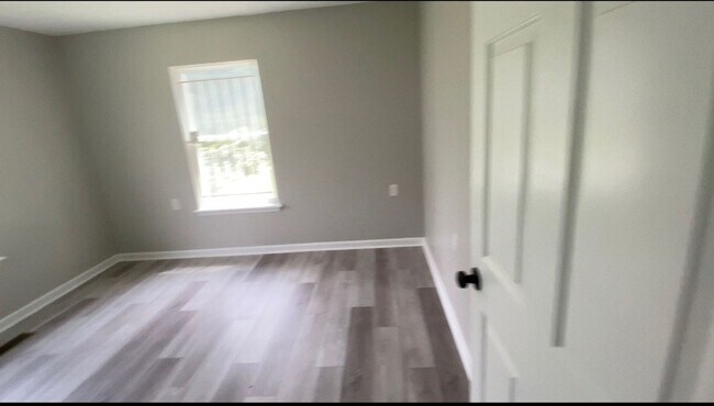 Photo - 403 Elm St NW