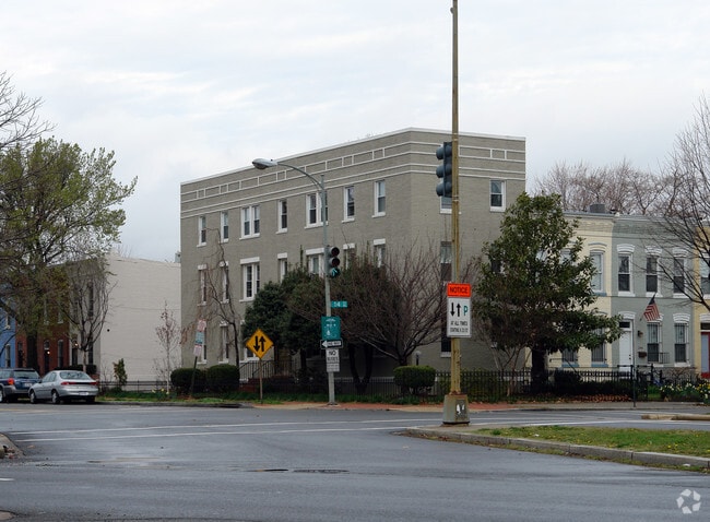 Building Photo - 1364 Constitution Ave NE Rental