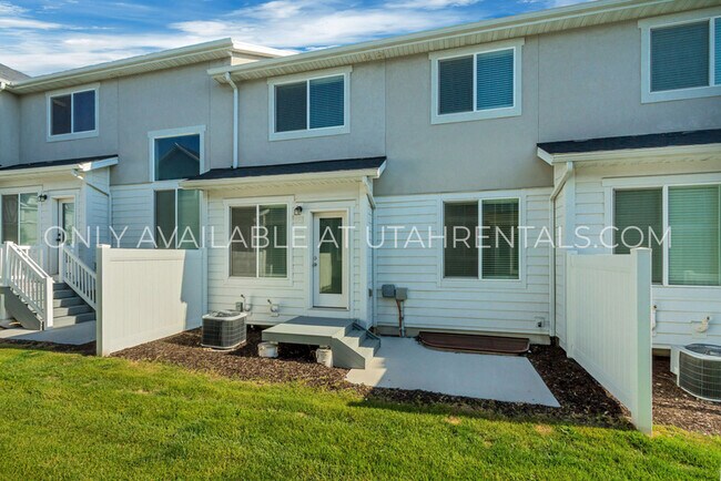 Photo - 4237 W 2010 N