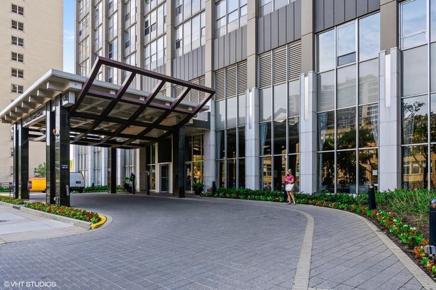 Photo - 655 W Irving Park Rd