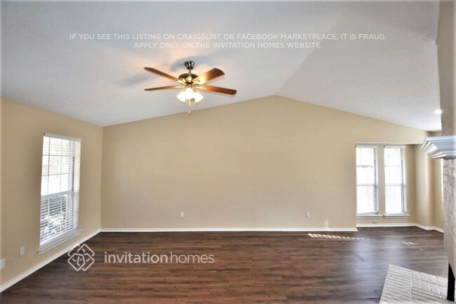 Photo - 8465 Willow Creek Dr