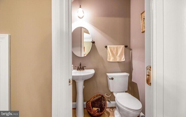 Photo - 913 Pleasant Dr