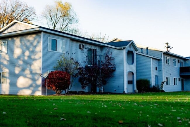 Spacious Two Bedroom Apartment! - Spacious Two Bedroom Apartment! Unit 485 Donna Street NW