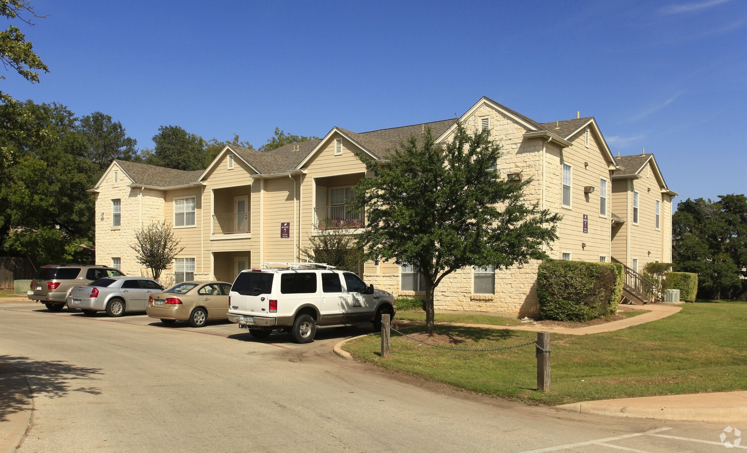 Crystal Falls Crossing - Crystal Falls Crossing Apartments