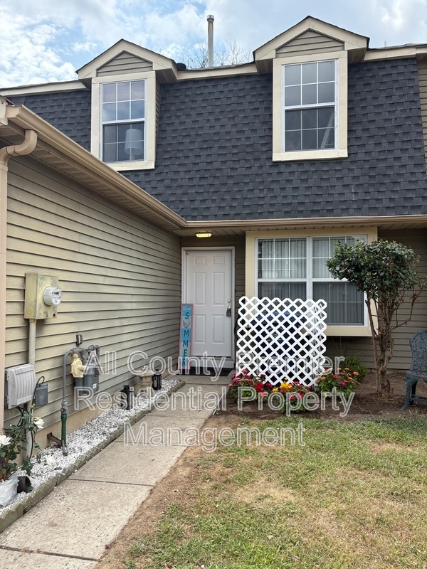 Photo - 38 River Bank Dr
