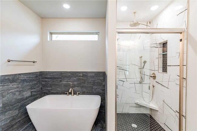 Photo - 2105 Chanae St