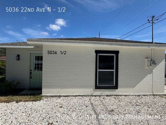 Building Photo - 5036 22nd Ave N Unit 1/2