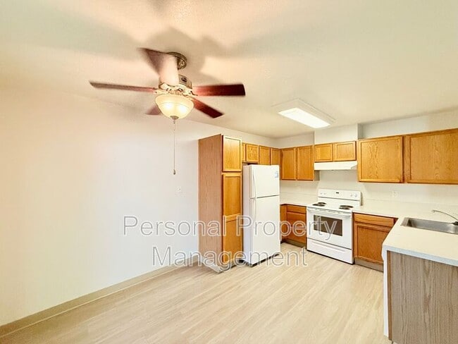 Photo - 3412 NE 66th Ave Unit B26