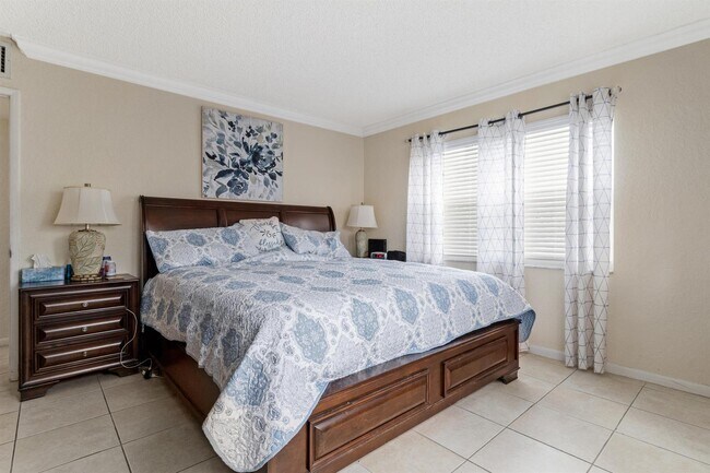 Photo - 760 SE 2nd Ave Unit H106