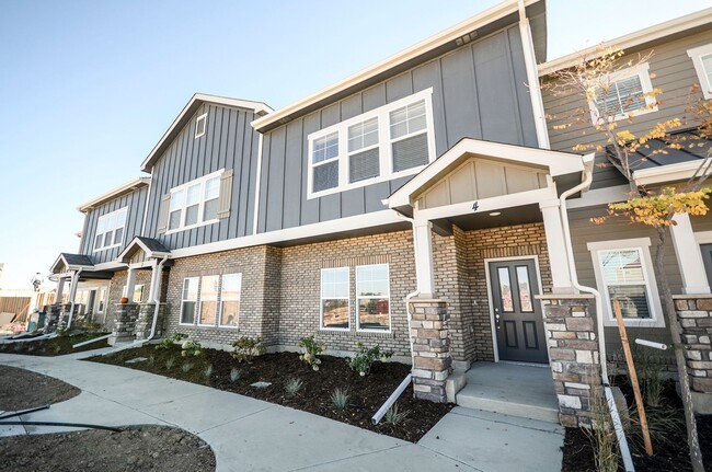 Photo - 3836 Manhattan Ave Unit 3836 Manhattan Ave Apt 4