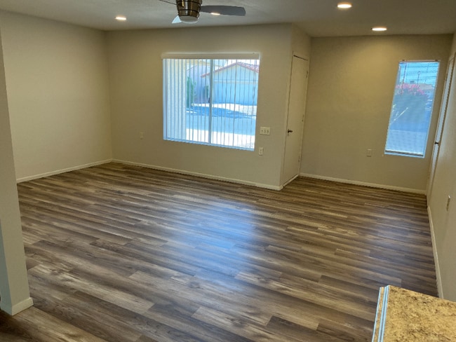 Photo - 735 Leisure World