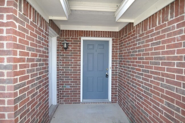 Photo - 5709-5711 Shadydell Drive Unit 5709