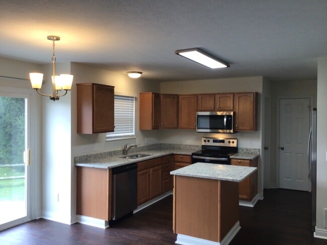 Photo - 1557 Pheasant Run Dr