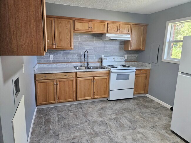 Building Photo - 5 Mulberry St Unit #5