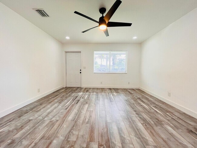Photo - 3663 Laurette Ln