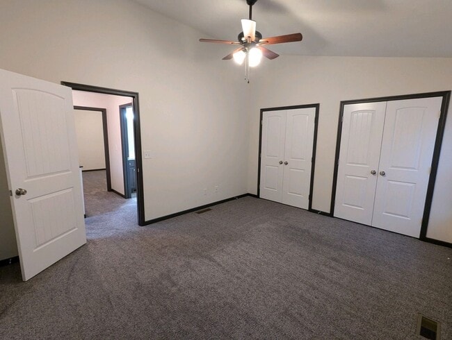 Photo - 585 Birch Hill Dr