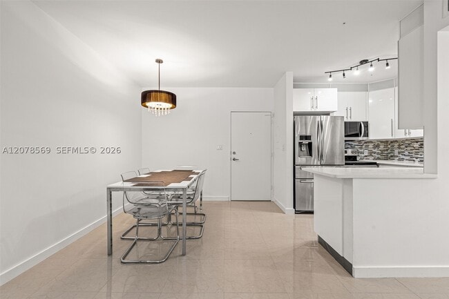 7441 Wayne Ave Unit 1R