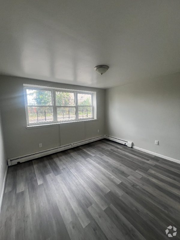 Building Photo - 76 Grafton Ave Rental
