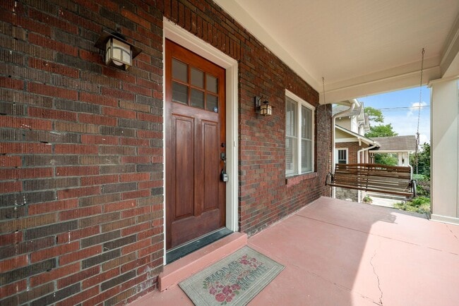 Photo - Charming 3BE/2BA cottage in a great location of Belmont-Hillsboro!