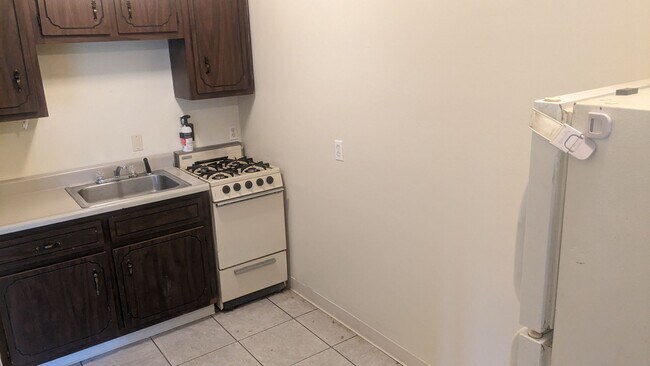 Photo - 105 Hilltop Dr Unit J