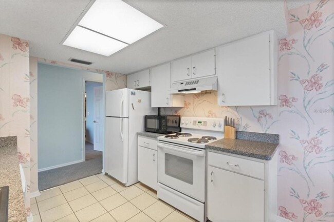 Photo - 312 108th St W