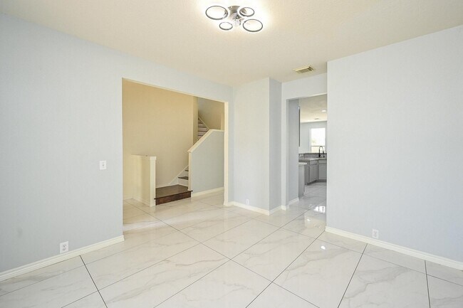 Photo - 11011 Glenora Dr
