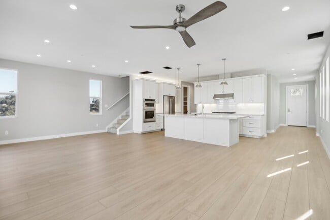 Building Photo - 2954 Copley Ave Rental