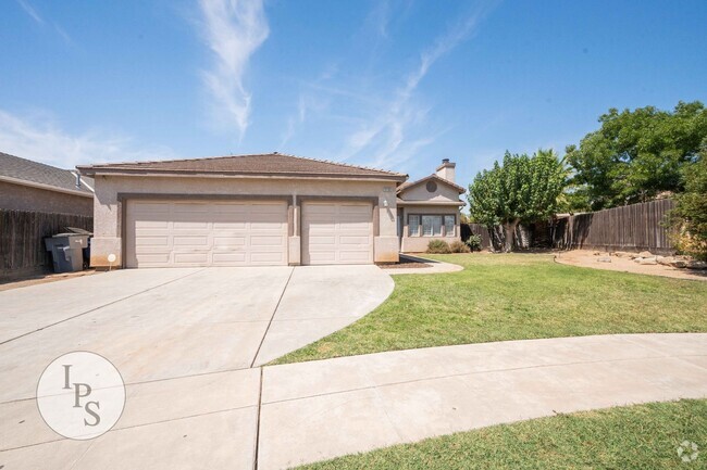 Building Photo - Fresno Sunnyside Home, 4BR/2BA, Built 2000...