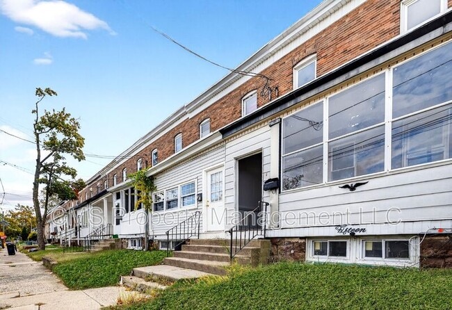 Photo - 15 Adella Ave